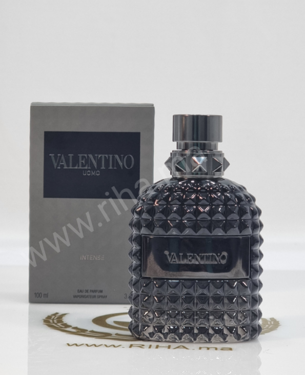 Valentino Uomo Intense de Valentino est un parfum Cuir pour homme