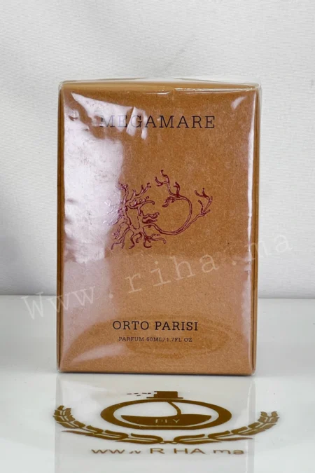 Flacon de Megamare Orto Parisi pour homme sur fond bleu océan