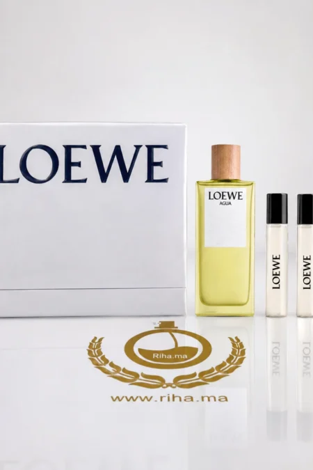 Coffret Agua de Loewe eau de toilette sur fond blanc élégant