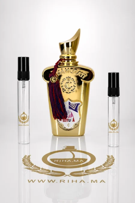 Flacon decantage casafutura xerjoff posé sur fond noir élégant