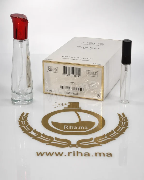 Décantage coco mademoiselle chanel flacon 5ml fond blanc élégant