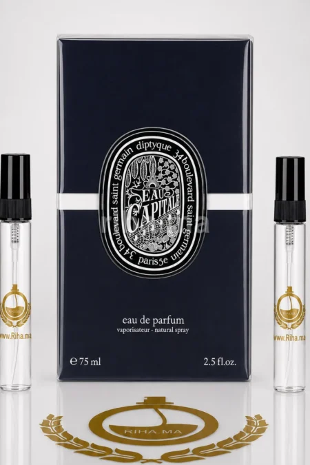 Flacon de décantage eau capitale diptyque posé sur fond blanc