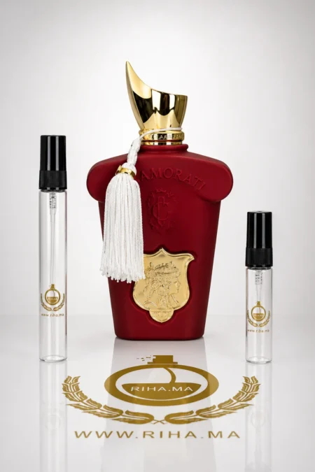 decantage italica — Flacon de décantage Italica Xerjoff posé sur fond crème
