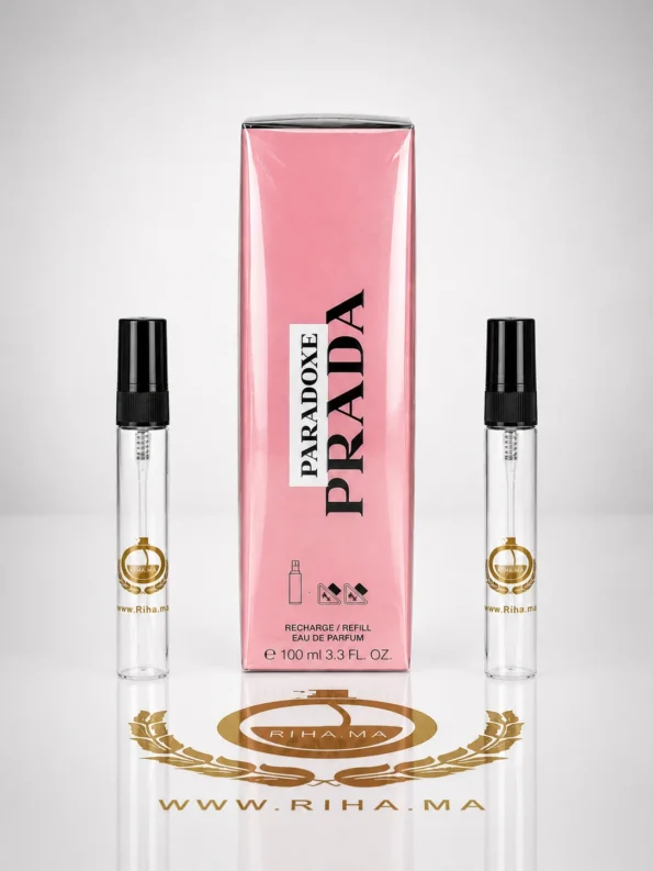 Flacon de décantage Prada Paradoxe Prada posé sur fond blanc