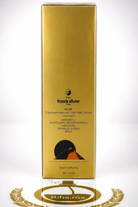 Flacon de royal oud frank Franck Olivier sur fond sombre élégant — vue 2