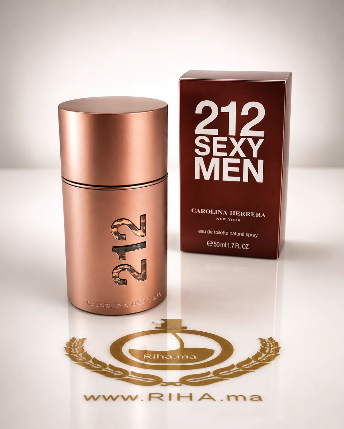 212 SEXY MEN - CAROLINA HERRERA Flacon de 212 sexy men Carolina Herrera sur fond noir élégant
