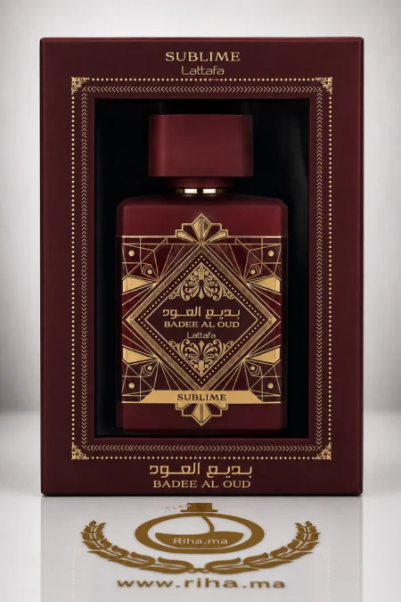 Flacon de parfum badee al oud sublime lattafa parfumes sur fond doré
