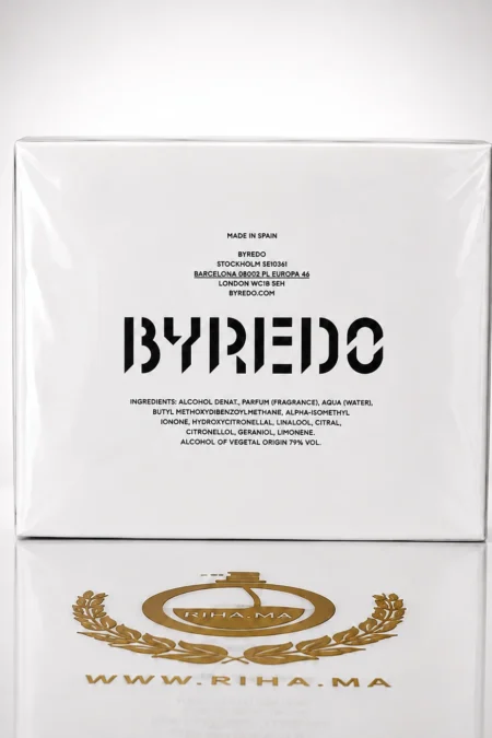 Flacon de parfum blanche byredo posé sur fond blanc élégant — vue 2