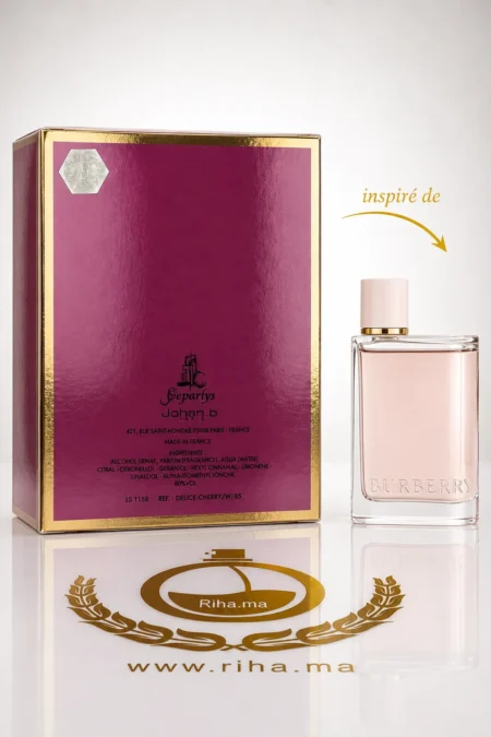 Flacon de parfum Cherry Delice Johan B posé sur fond rose délicat — vue 2