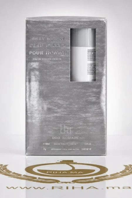 Coffret issey miyake avec flacon d'eau de toilette fraîche sur fond bleu — vue 2