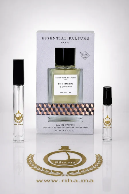 Flacon de décantage ambre latte essential parfums par jordi fernandez sur fond doré