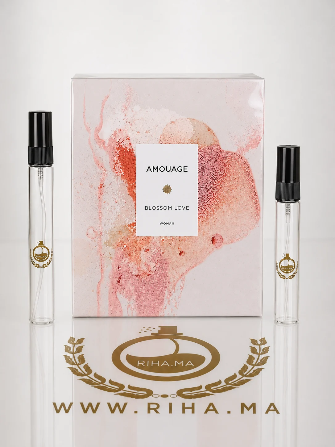 Decantage blossom love amouage decantage blossom love amouage — Flacon de décantage Blossom Love Amouage posé sur fond élégant