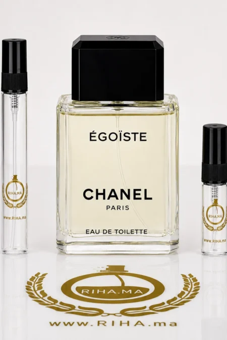 decantage egoiste chanel — Flacon de décantage Egoiste Chanel posé sur fond élégant