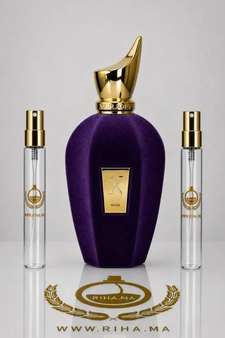 decantage muse xerjoff — Flacon de décantage Muse Xerjoff pour femme posé sur fond doré