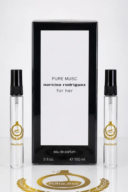 decantage pure musc — Flacon de décantage pure musc de Narciso Rodriguez posé sur fond neutre