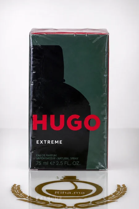 Flacon de parfum hugo extreme sur fond bleu et argenté