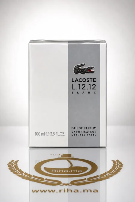 Flacon de parfum Lacoste L.12.12. Blanc sur fond blanc épuré