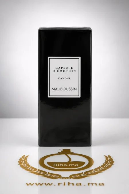 mauboussin capsule demotion caviar — Flacon de Mauboussin Capsule d'émotion Caviar sur fond bleu