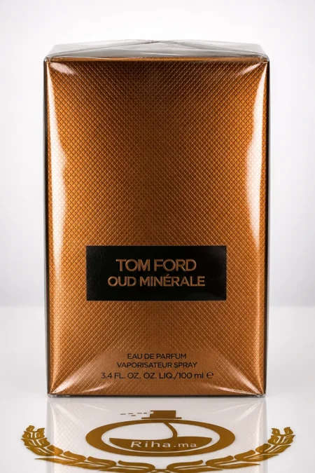 Flacon de parfum oud minerale tom ford sur fond sombre