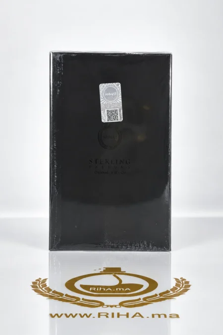 Flacon de parfum Private Key Club de nuit Armaf sur fond sombre — vue 2