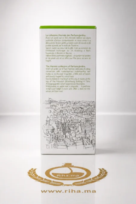 Flacon d'un jardin sur le toit eau de toilette avec fleurs fraîches — vue 2