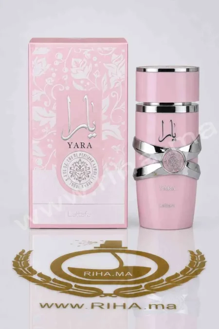 Flacon de parfum Yara Lattafa pour femme sur fond élégant — vue 2