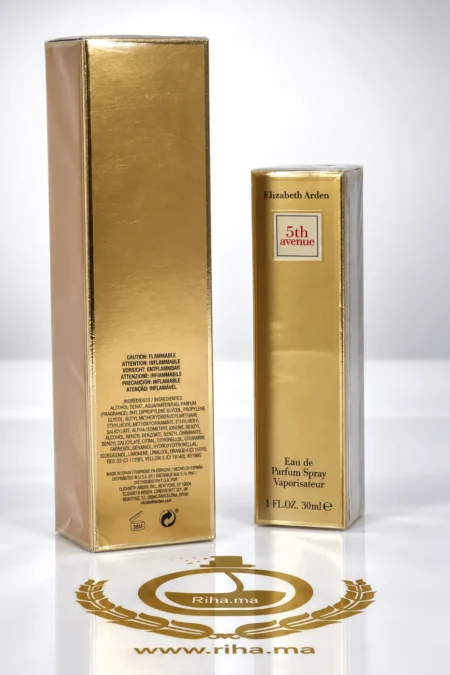 Flacon 5th Avenue Elizabeth Arden eau de parfum pour femme sur fond clair — vue 2
