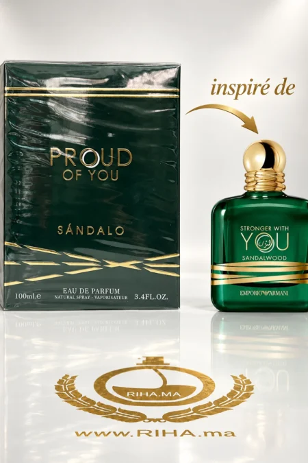Flacon Proud Of You Sandalo Eau de Parfum pour homme sur fond doré
