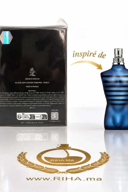 Flacon Terra Black Moon eau de parfum pour homme sur fond sombre — vue 2